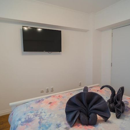 Cozy & Spacious 2Br Apartment With Netflix 부쿠레슈티 외부 사진