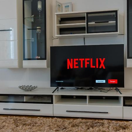 Cozy & Spacious 2Br Apartment With Netflix 부쿠레슈티 외부 사진