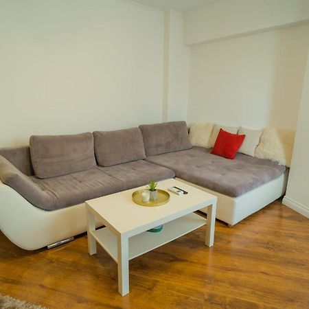 Cozy & Spacious 2Br Apartment With Netflix 부쿠레슈티 외부 사진