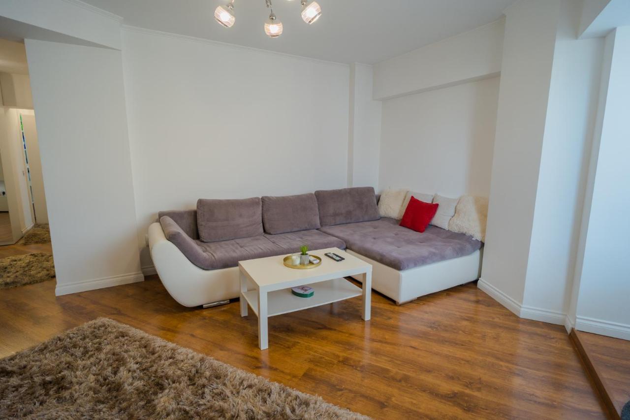 Cozy & Spacious 2Br Apartment With Netflix 부쿠레슈티 외부 사진