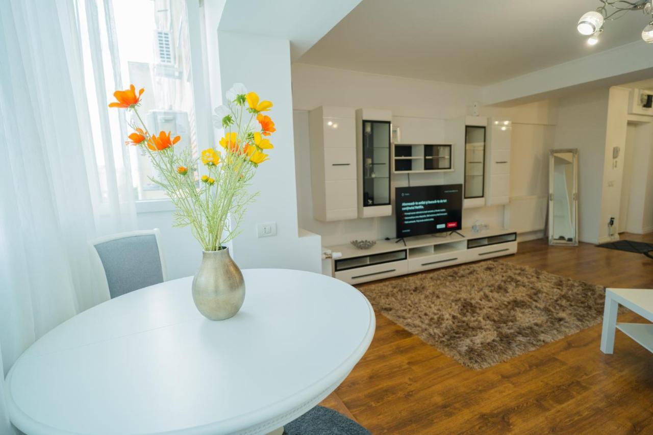 Cozy & Spacious 2Br Apartment With Netflix 부쿠레슈티 외부 사진