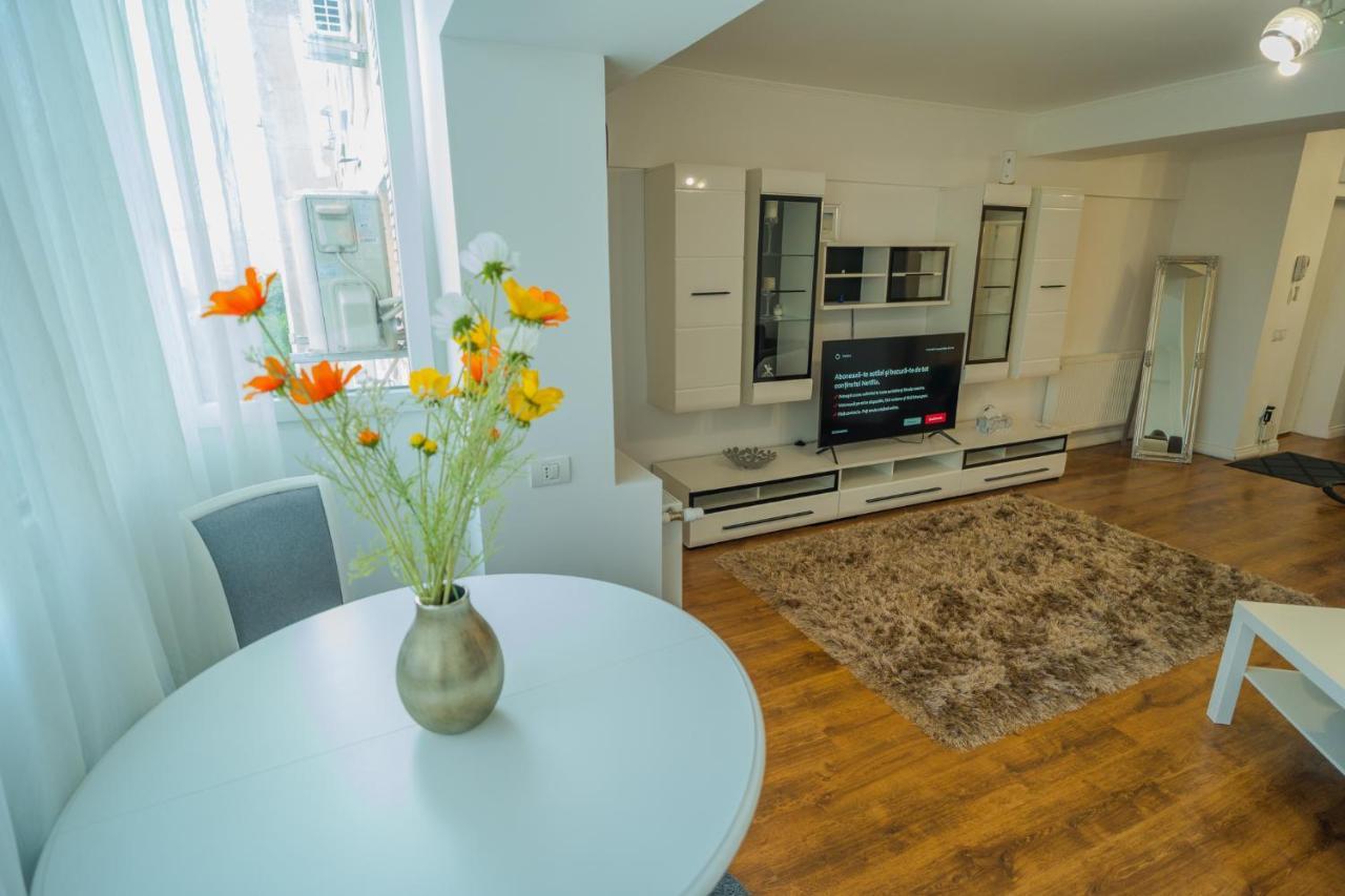 Cozy & Spacious 2Br Apartment With Netflix 부쿠레슈티 외부 사진