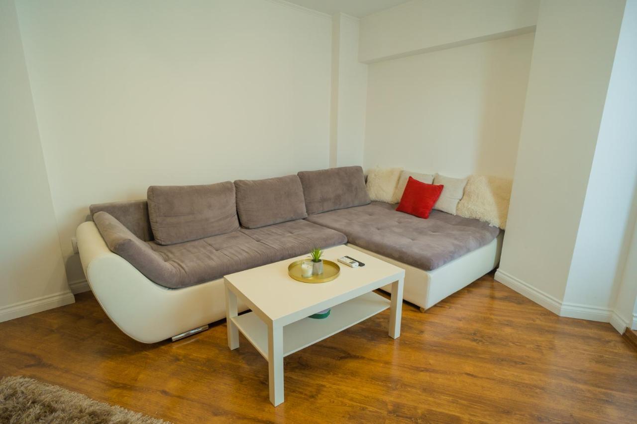 Cozy & Spacious 2Br Apartment With Netflix 부쿠레슈티 외부 사진