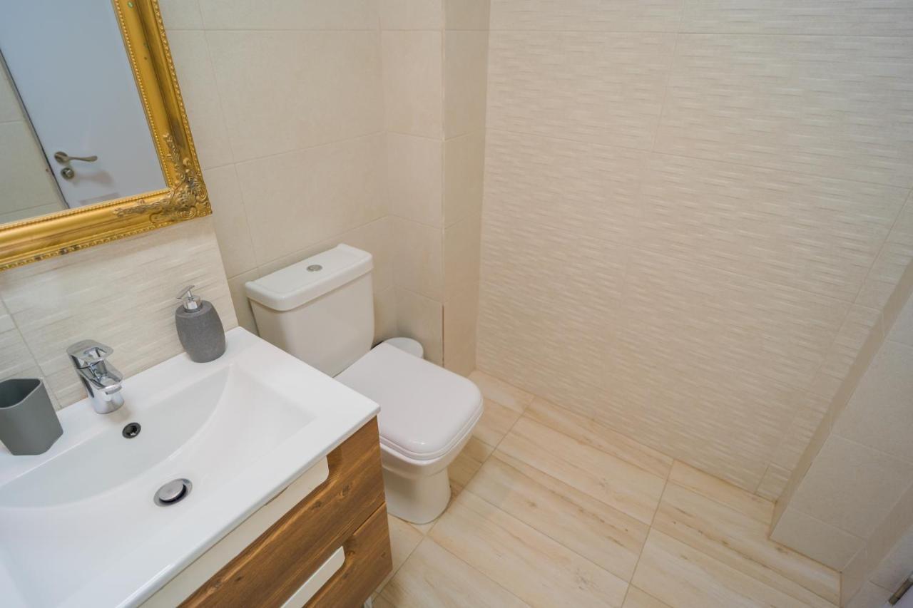 Cozy & Spacious 2Br Apartment With Netflix 부쿠레슈티 외부 사진