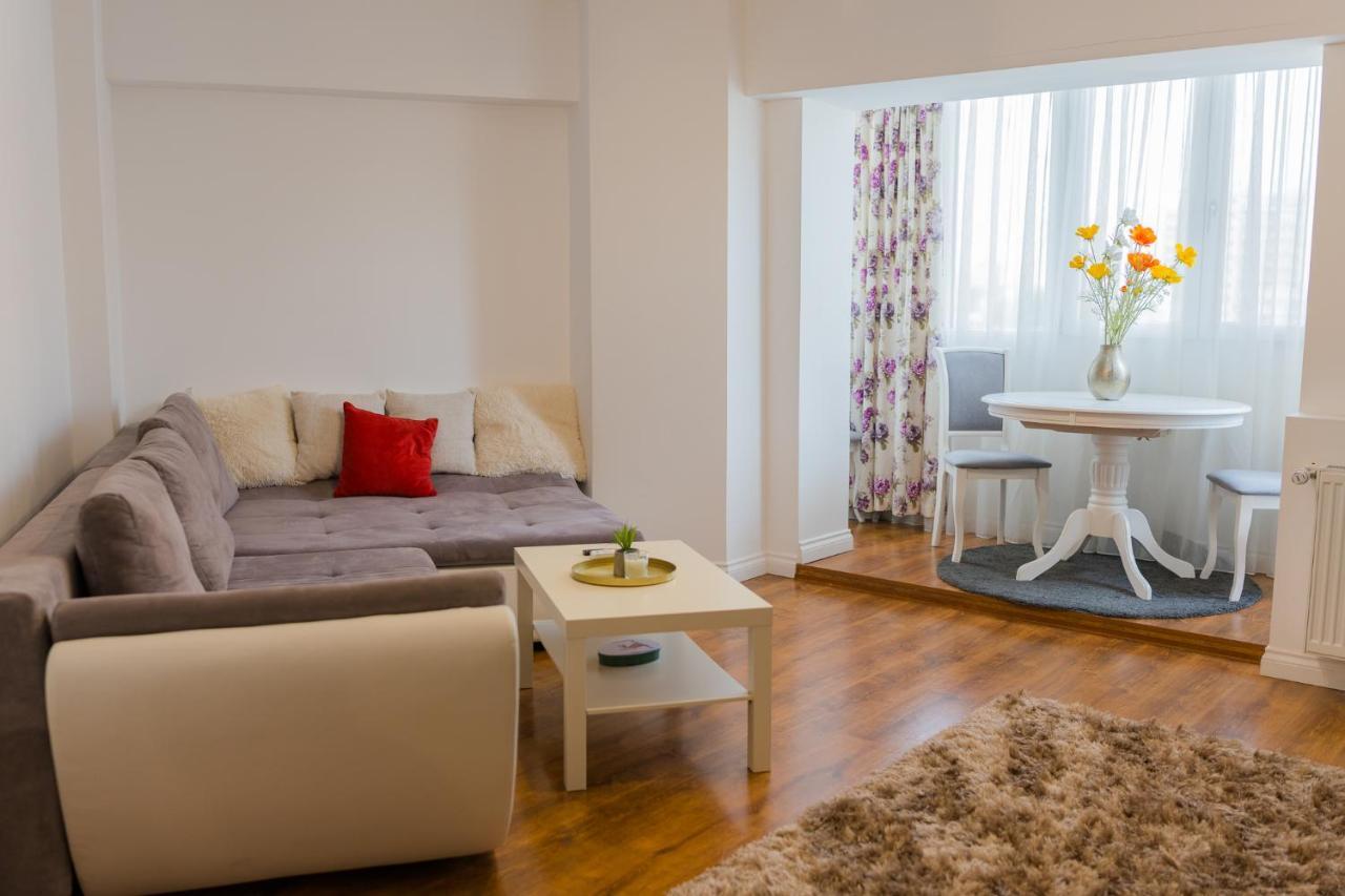 Cozy & Spacious 2Br Apartment With Netflix 부쿠레슈티 외부 사진