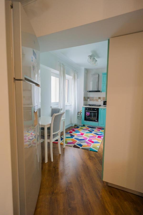 Cozy & Spacious 2Br Apartment With Netflix 부쿠레슈티 외부 사진