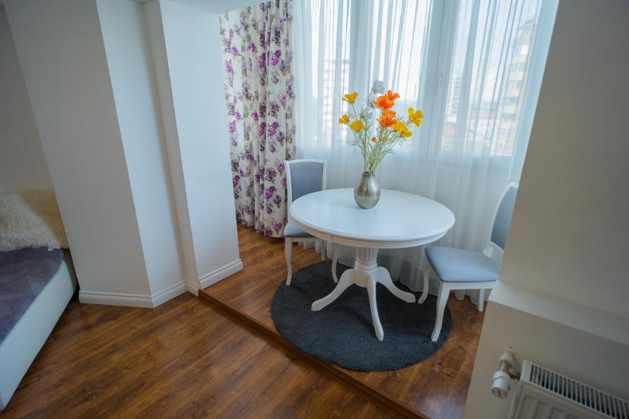 Cozy & Spacious 2Br Apartment With Netflix 부쿠레슈티 외부 사진