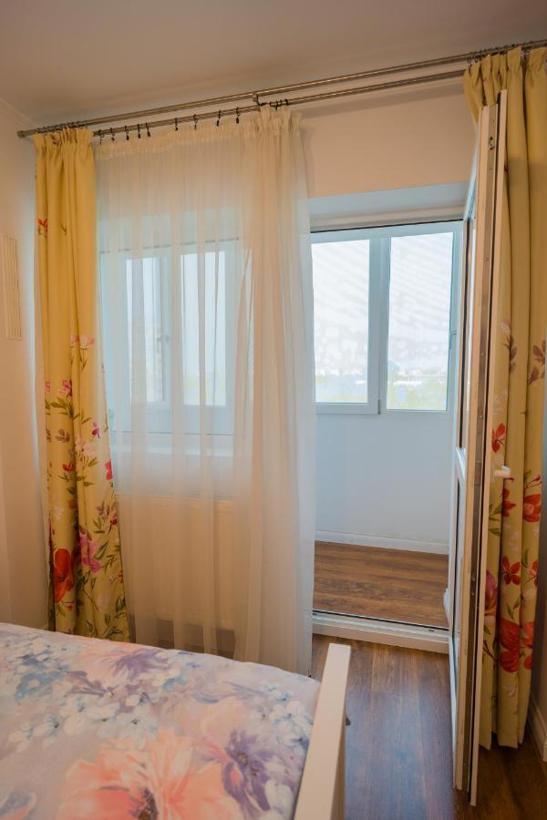 Cozy & Spacious 2Br Apartment With Netflix 부쿠레슈티 외부 사진
